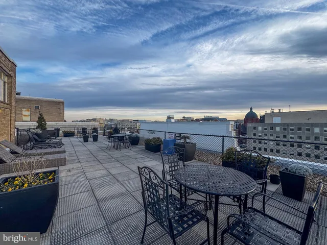 $2,600 | 1727 Massachusetts Avenue Northwest, Unit 819, Washington, DC 20036