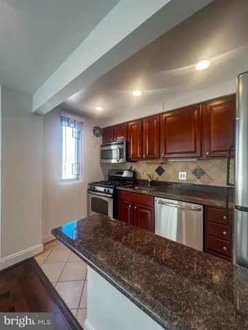 $2,600 | 1727 Massachusetts Avenue Northwest, Unit 819, Washington, DC 20036