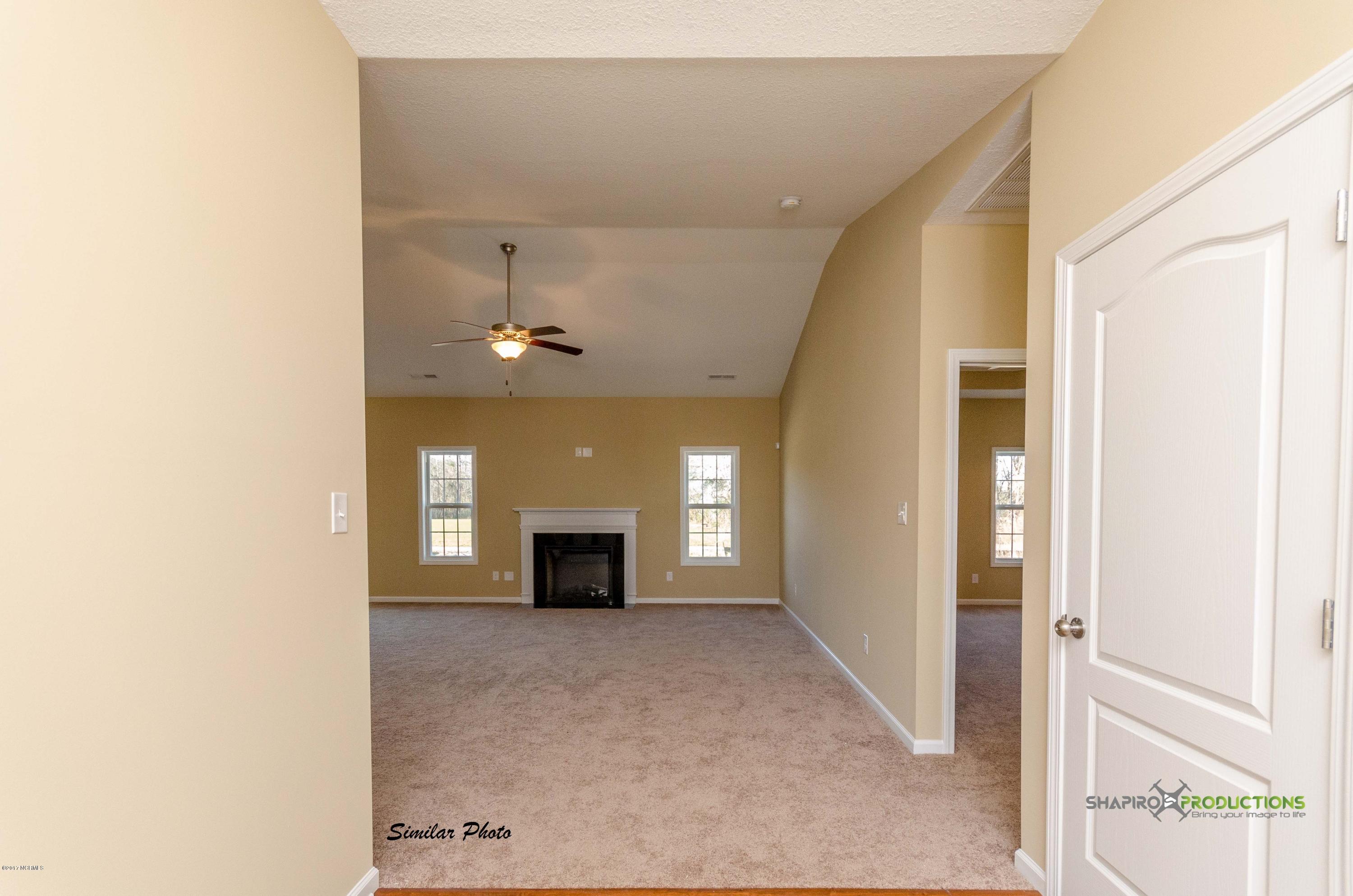 201 Mango Place South Hubert, NC 28539 - Photo 3 of 33 4