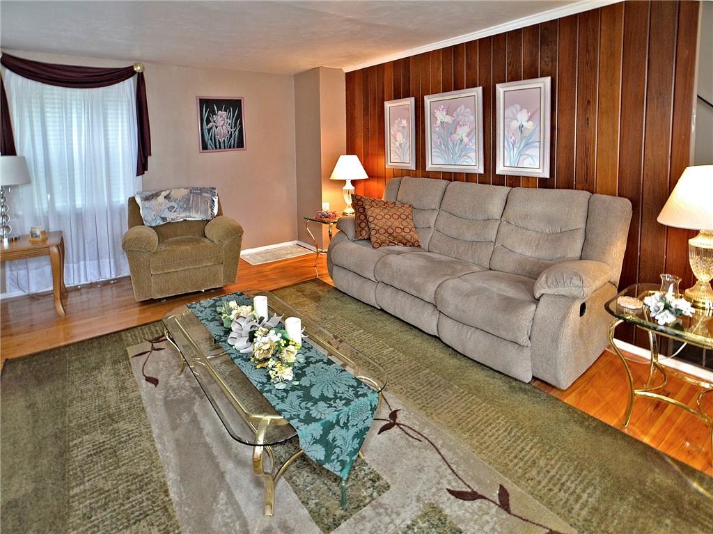 3737 Rural Court East Pittsburgh, PA 15221 - Photo 3 of 22 Gallery Image 3