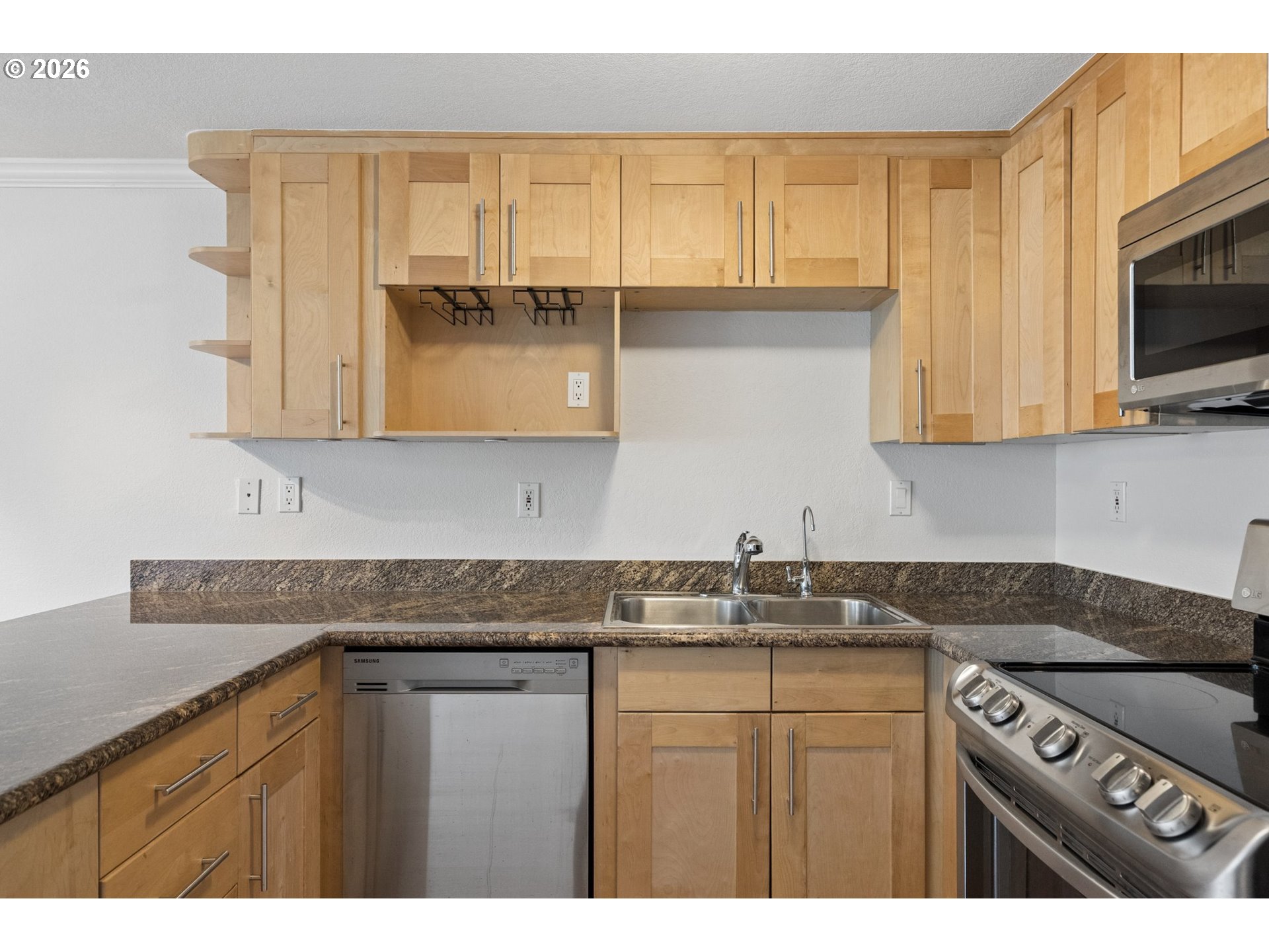 7937 Southwest 40th Avenue, Unit I Portland, OR 97219 - Photo 15 of 48 Kitchen
