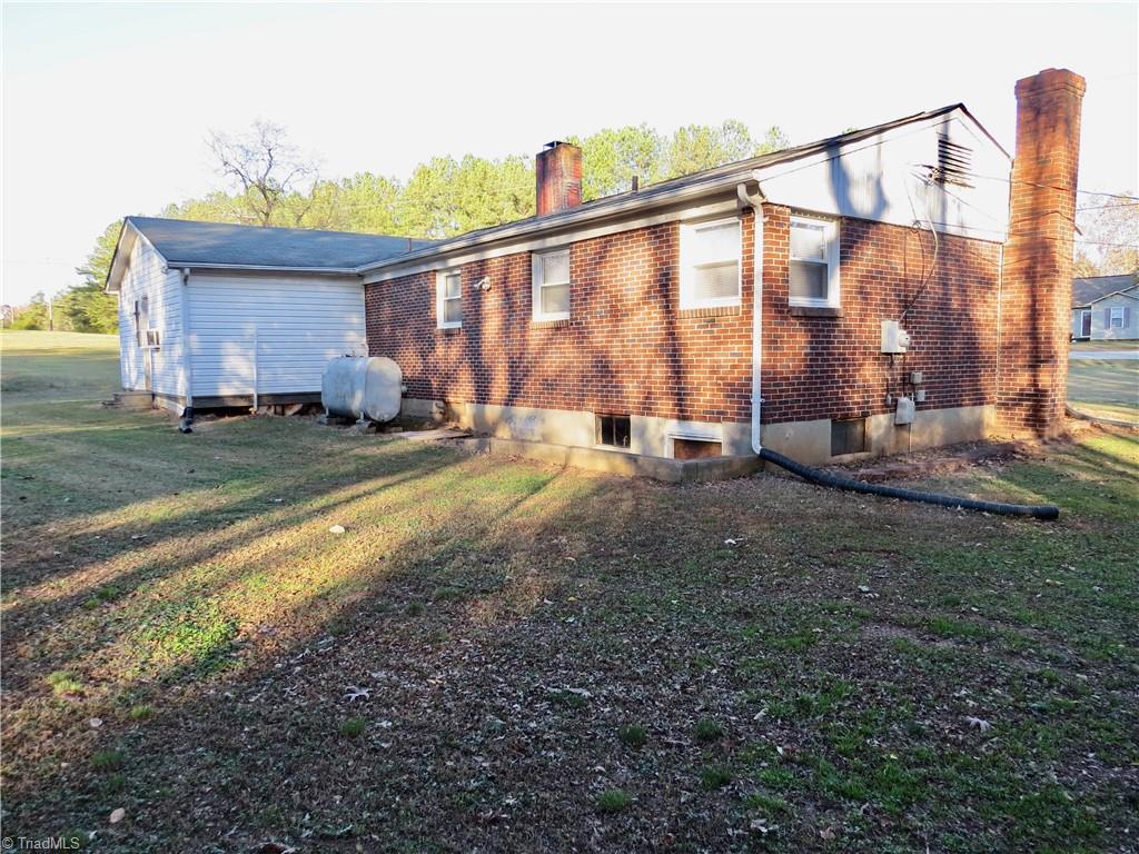 1236 Wolf Island Road Reidsville, NC 27320 - Photo 12 of 14 Gallery Image 12