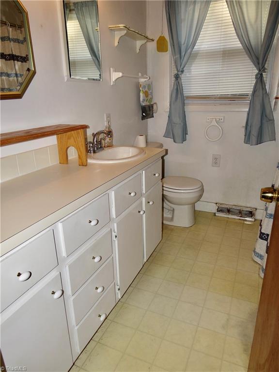 1236 Wolf Island Road Reidsville, NC 27320 - Photo 9 of 14 Gallery Image 9