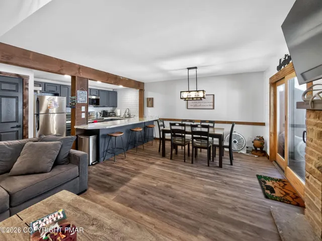 $369,900 | 82 Doe Run Lake, Lake Harmony, PA 18624