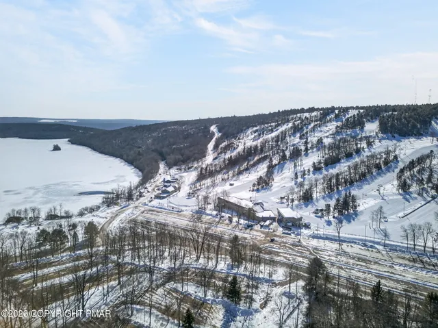 $369,900 | 82 Doe Run Lake, Lake Harmony, PA 18624