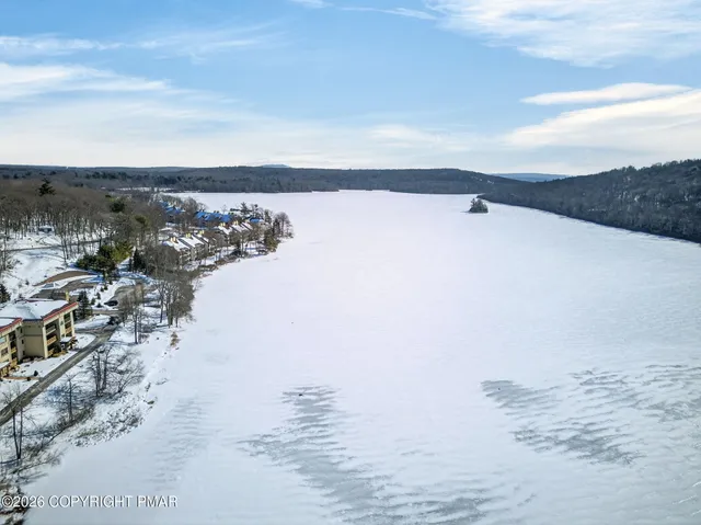 $369,900 | 82 Doe Run Lake, Lake Harmony, PA 18624