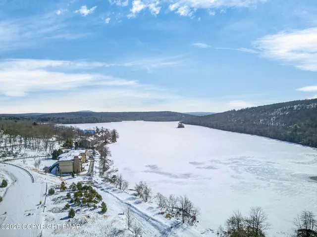 $369,900 | 82 Doe Run Lake, Lake Harmony, PA 18624