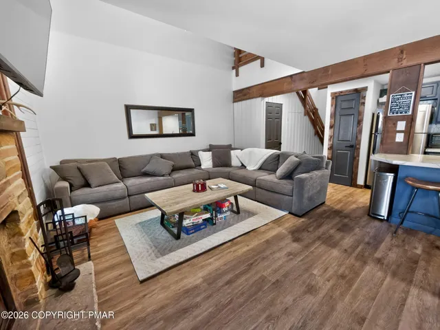 $369,900 | 82 Doe Run Lake, Lake Harmony, PA 18624