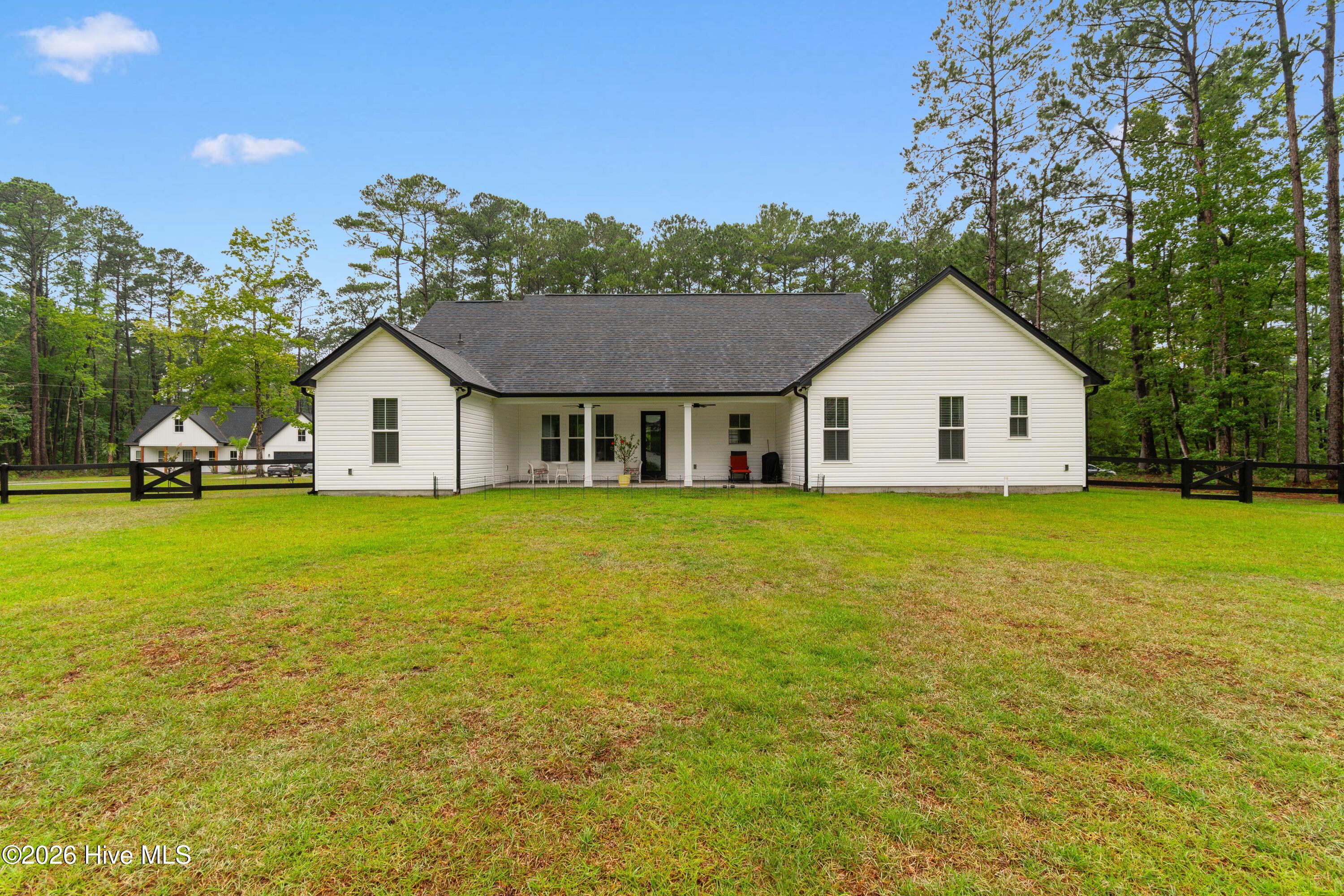 464 Boundary Loop Road Northwest Calabash, NC 28467 - Photo 4 of 39 Gallery Image 4