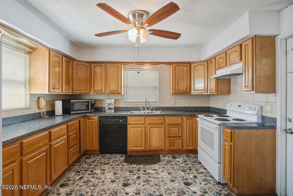 2012 Teal Lane Middleburg, FL 32068 - Photo 9 of 29 2012 Teal Ln-12