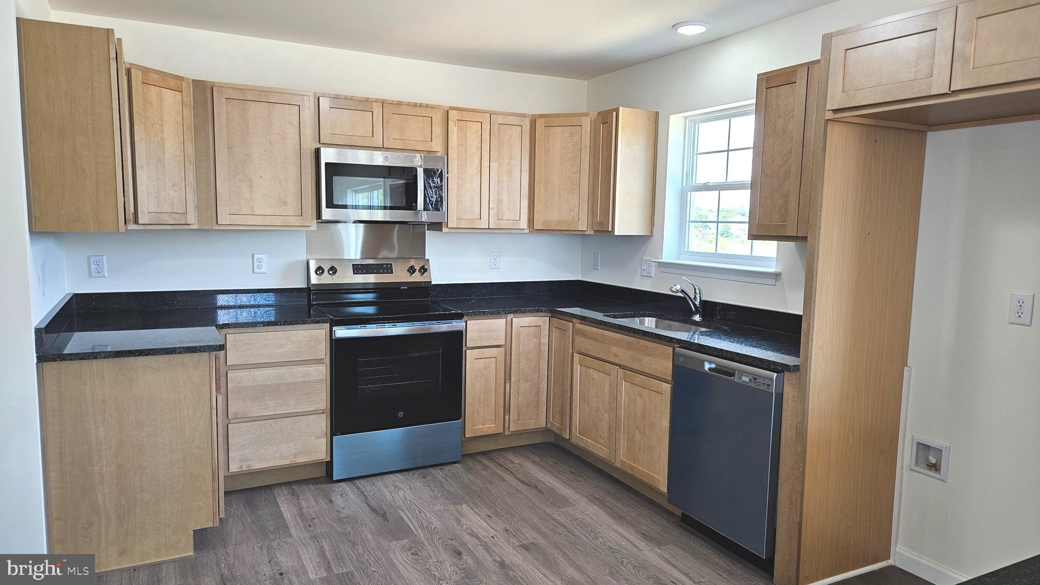 240 Doylestown Road Smyrna, DE 19977 - Photo 10 of 37 Kitchen - Stainless Steel Appliances