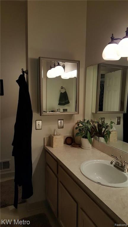 30125 Meadow Ridge South Farmington Hills, MI 48334 - Photo 21 of 31