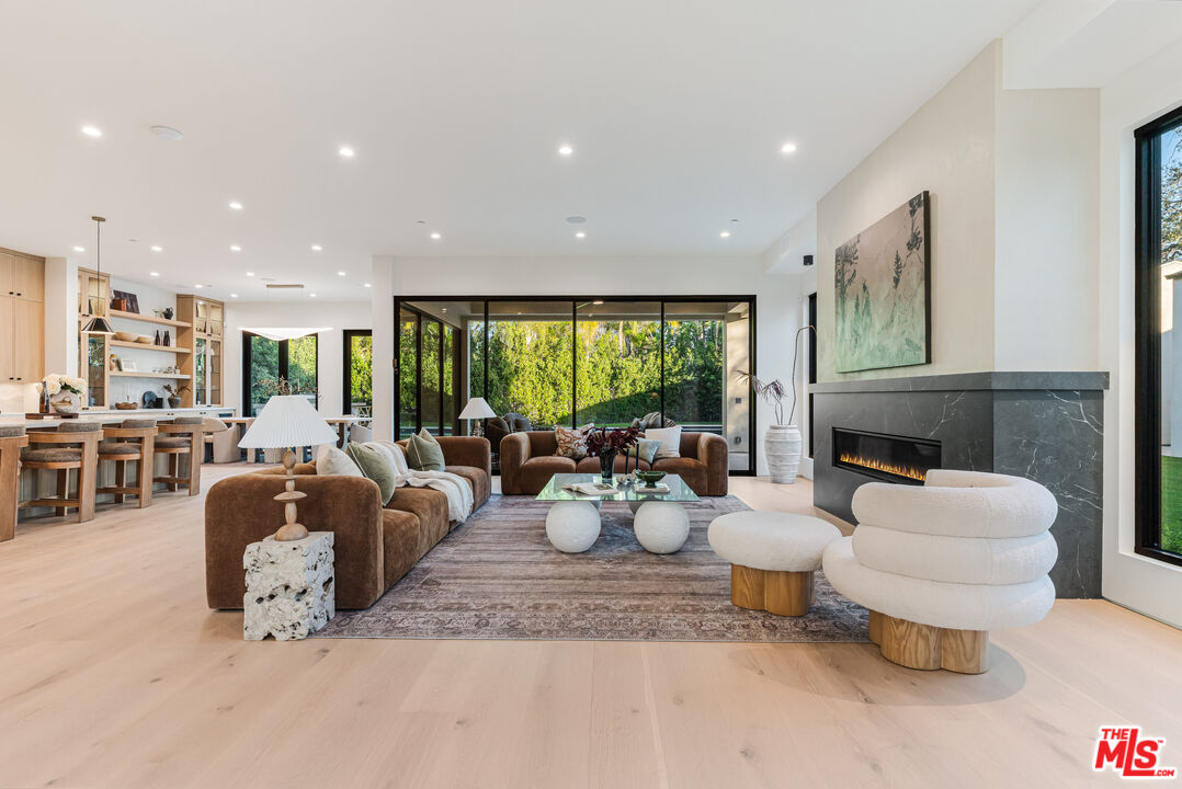 5064 Encino Avenue Encino, CA 91316 - Photo 11 of 44