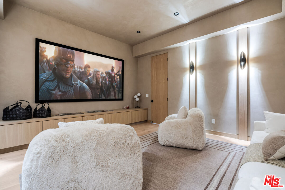 5064 Encino Avenue Encino, CA 91316 - Photo 22 of 44