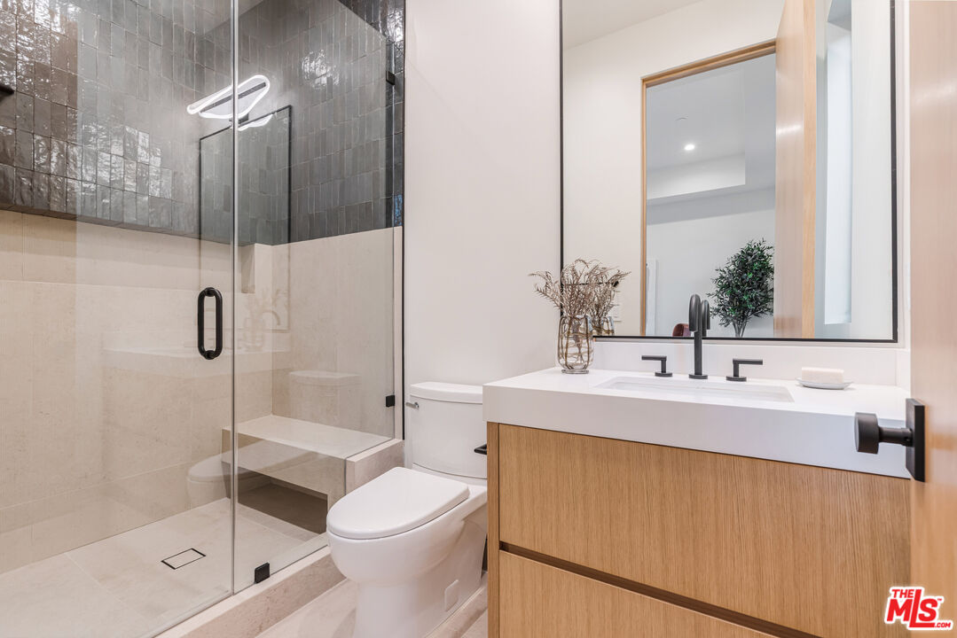 5064 Encino Avenue Encino, CA 91316 - Photo 24 of 44