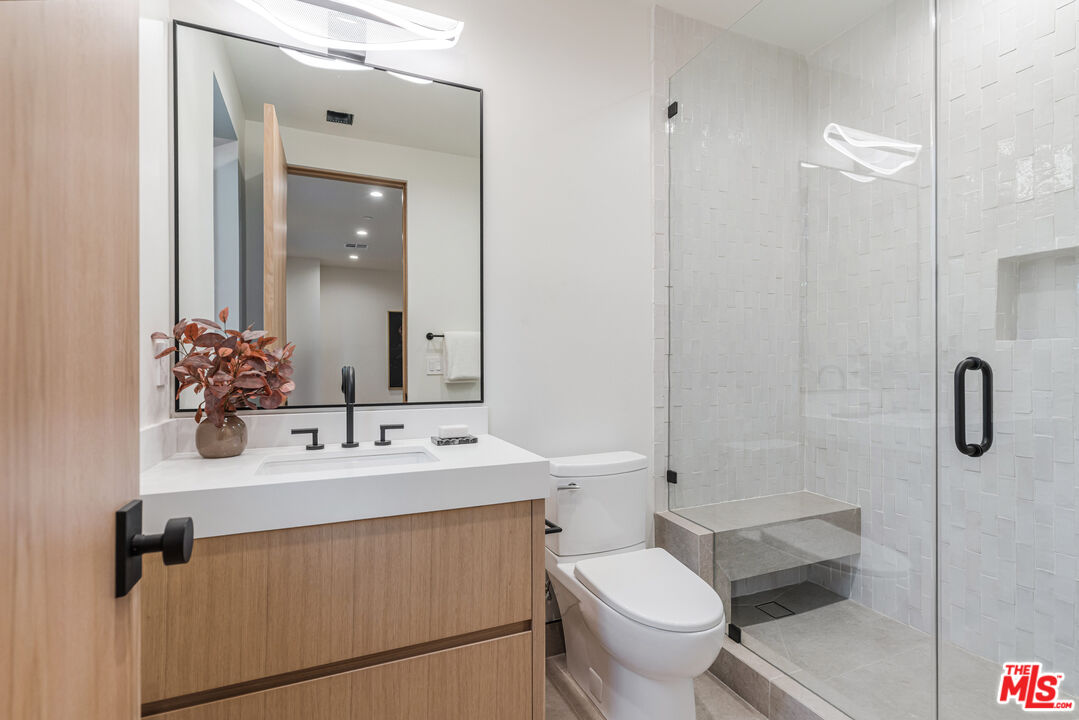 5064 Encino Avenue Encino, CA 91316 - Photo 30 of 44