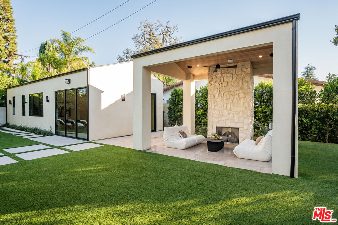 5064 Encino Avenue Encino, CA 91316 - Photo 38 of 44