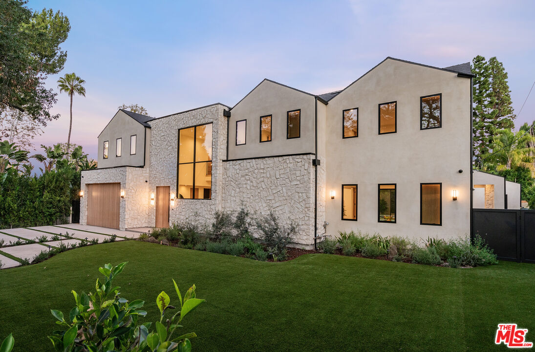 5064 Encino Avenue Encino, CA 91316 - Photo 4 of 44