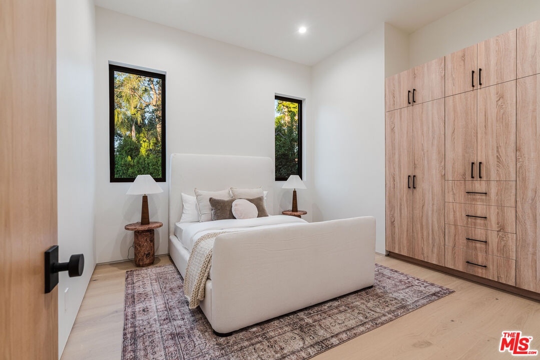 5064 Encino Avenue Encino, CA 91316 - Photo 41 of 44