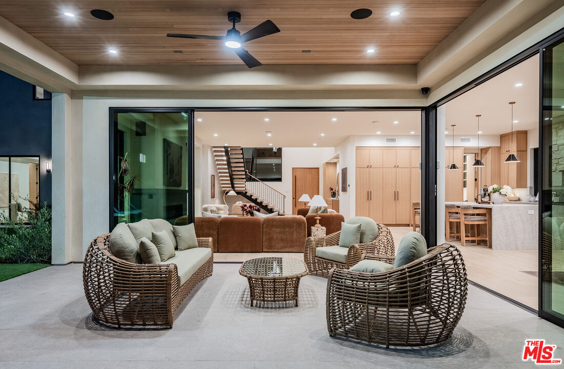 5064 Encino Avenue Encino, CA 91316 - Photo 9 of 44