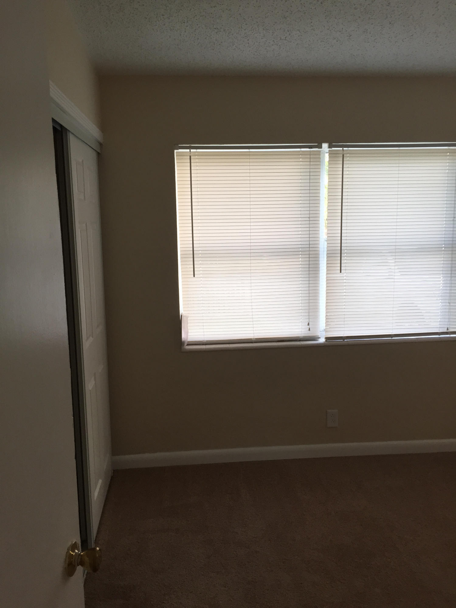 580 Mentone Road Lantana, FL 33462 - Photo 7 of 16 IMG_5297(1)