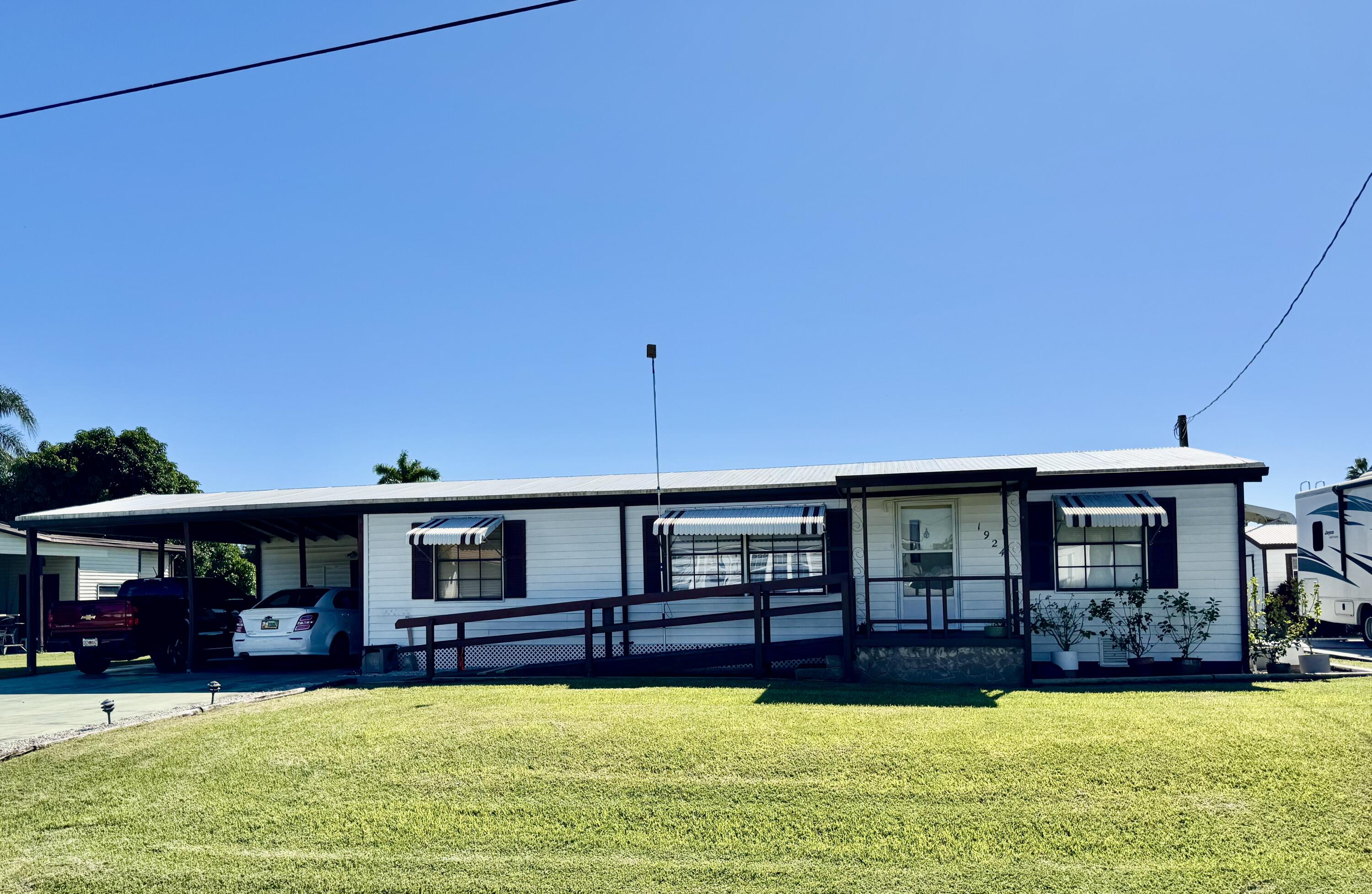 1924 Southeast 30th Street Okeechobee, FL 34974 - Photo 35 of 35 IMG_4292