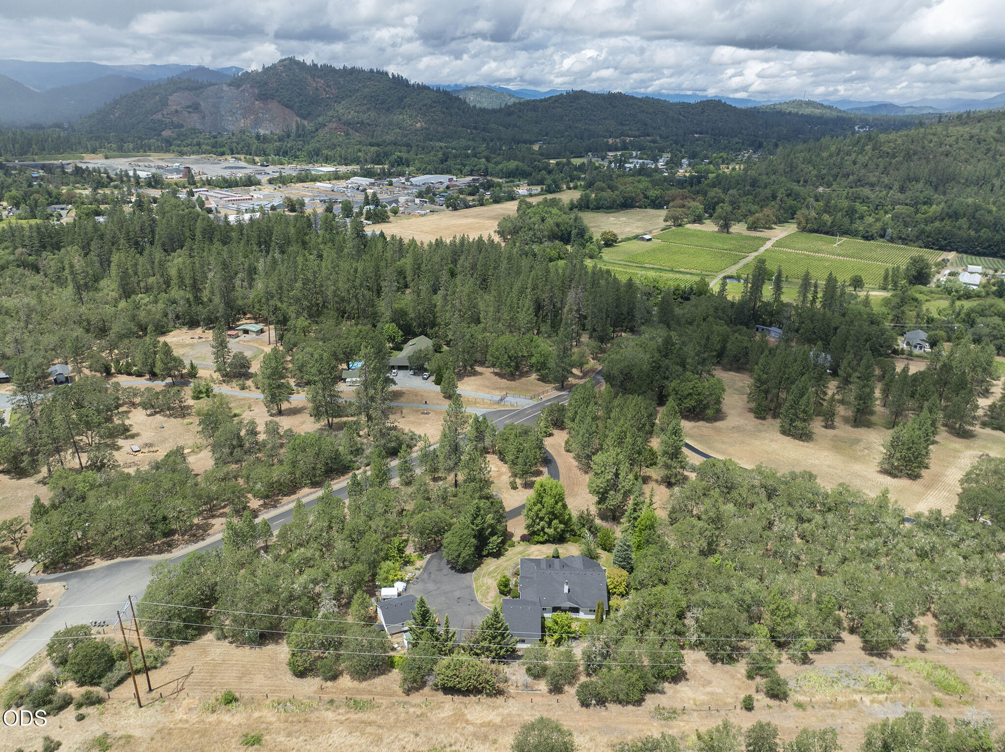 279 Ridgefield Road Grants Pass, OR 97527 - Photo 61 of 62