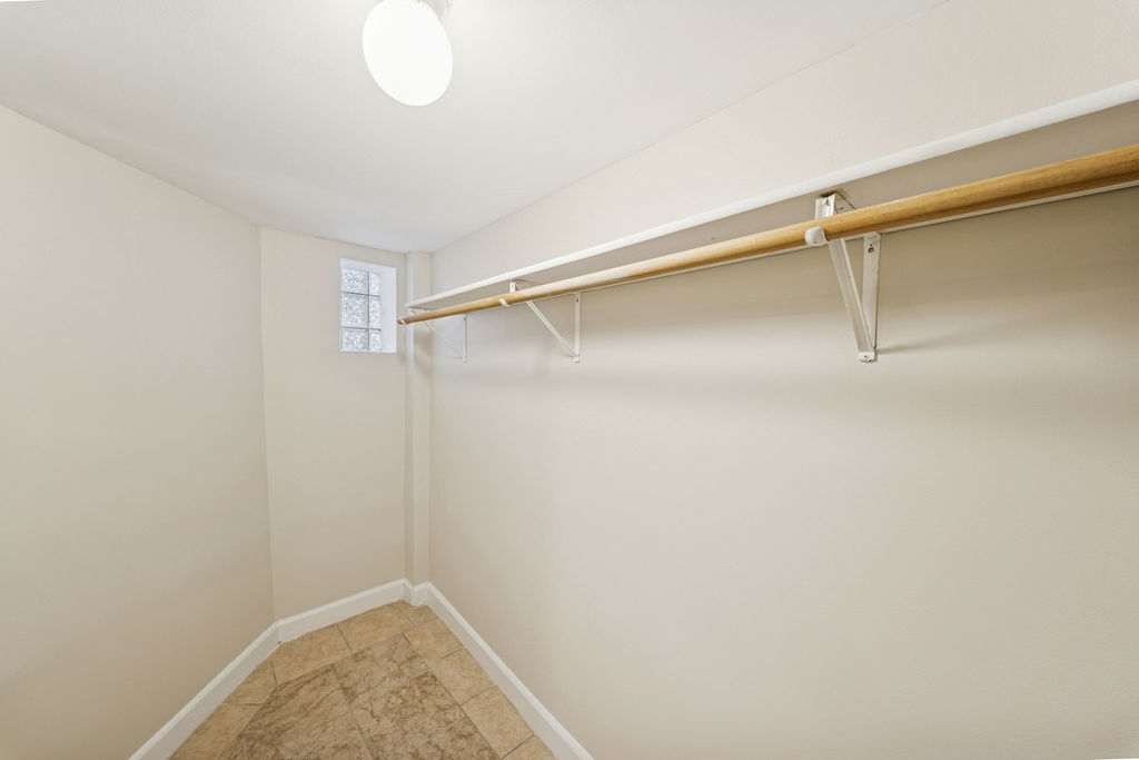 6520 South Ellis Avenue Chicago, IL 60637 - Photo 26 of 38 a view of small space