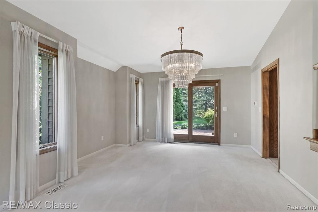 3049 Walnut Lake Road West Bloomfield, MI 48322 - Photo 14 of 53 Gallery Image 14