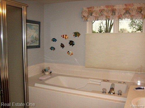 2925 Santia Road Troy, MI 48085 - Photo 12 of 15 master bath/sep.shower