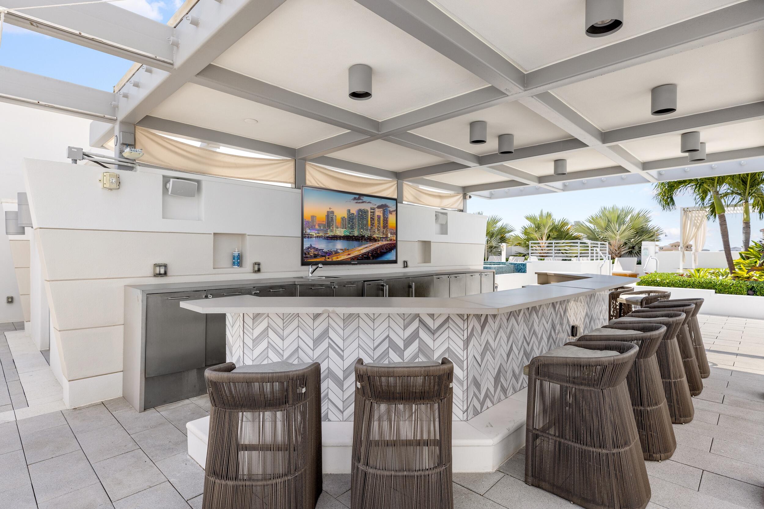 155 East Boca Raton Road, Unit 812 Boca Raton, FL 33432 - Photo 49 of 54 Rooftop Bar