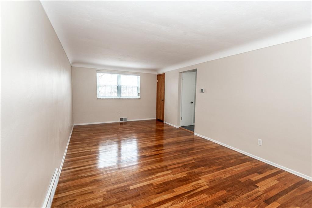 928 Unity Trestle Road Pittsburgh, PA 15239 - Photo 3 of 25