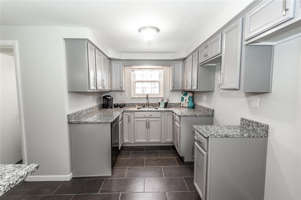 928 Unity Trestle Road Pittsburgh, PA 15239 - Photo 7 of 25