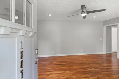 a view of a room with an empty space