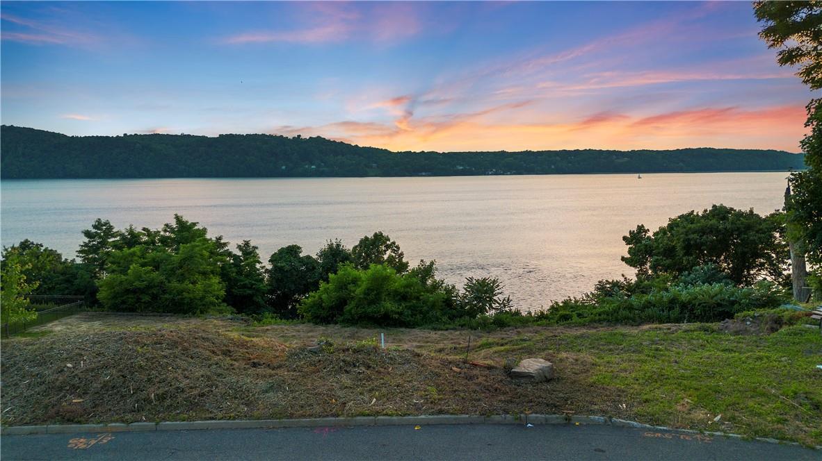 11 Fairlawn Avenue Dobbs Ferry, NY 10522 - Photo 9 of 9 View of water feature