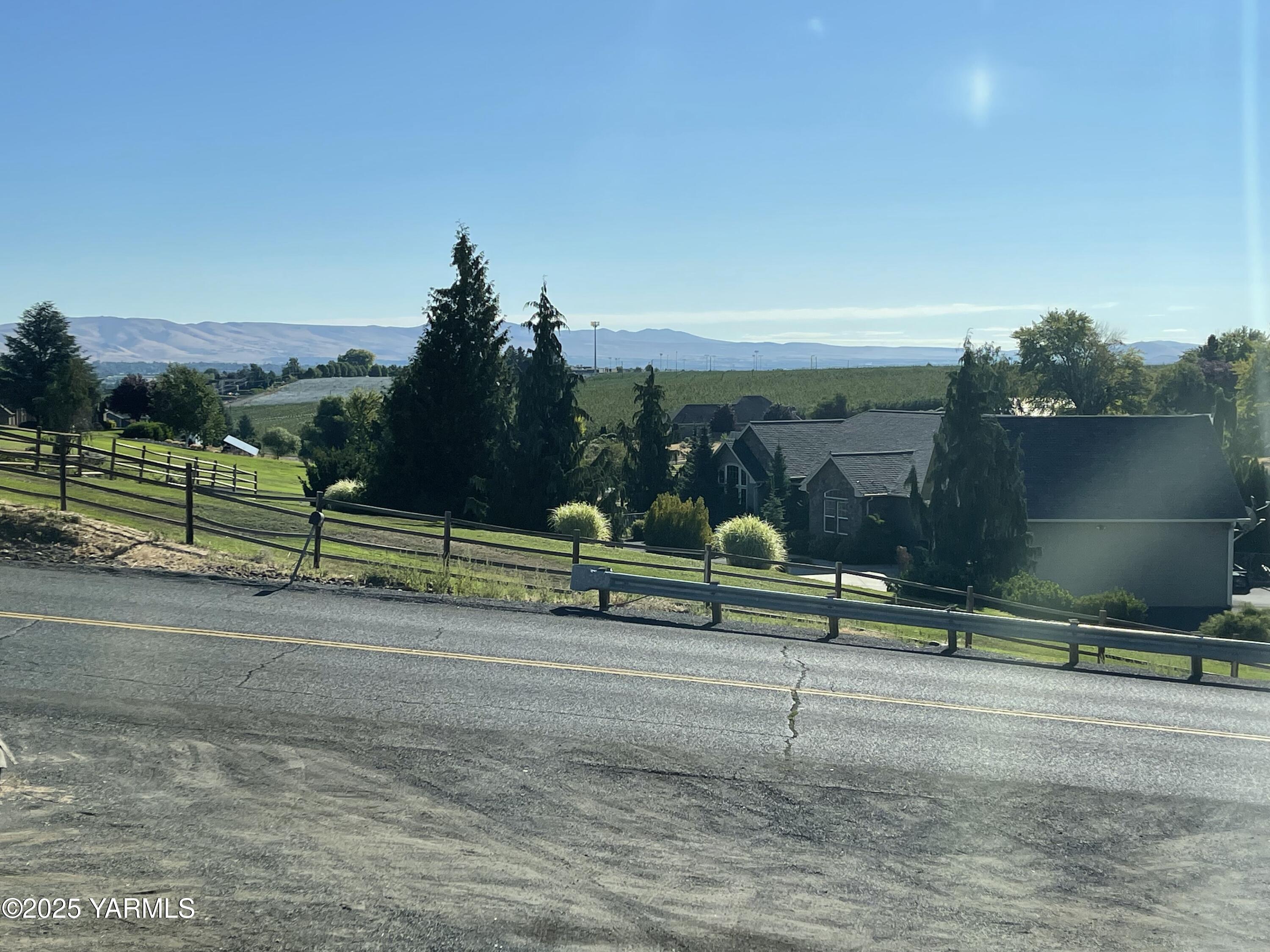 1602 Stein Road Yakima, WA 98908 - Photo 5 of 40 IMG_4229
