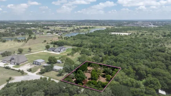 $169,000 | 420 County Road 1021, Burleson, TX 76028