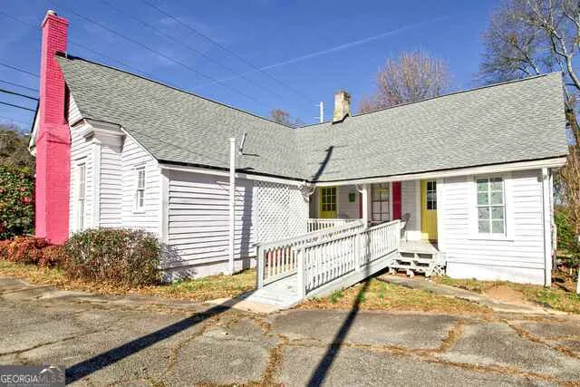 $2,500 | 135 Glynn Street North, Fayetteville, GA 30214