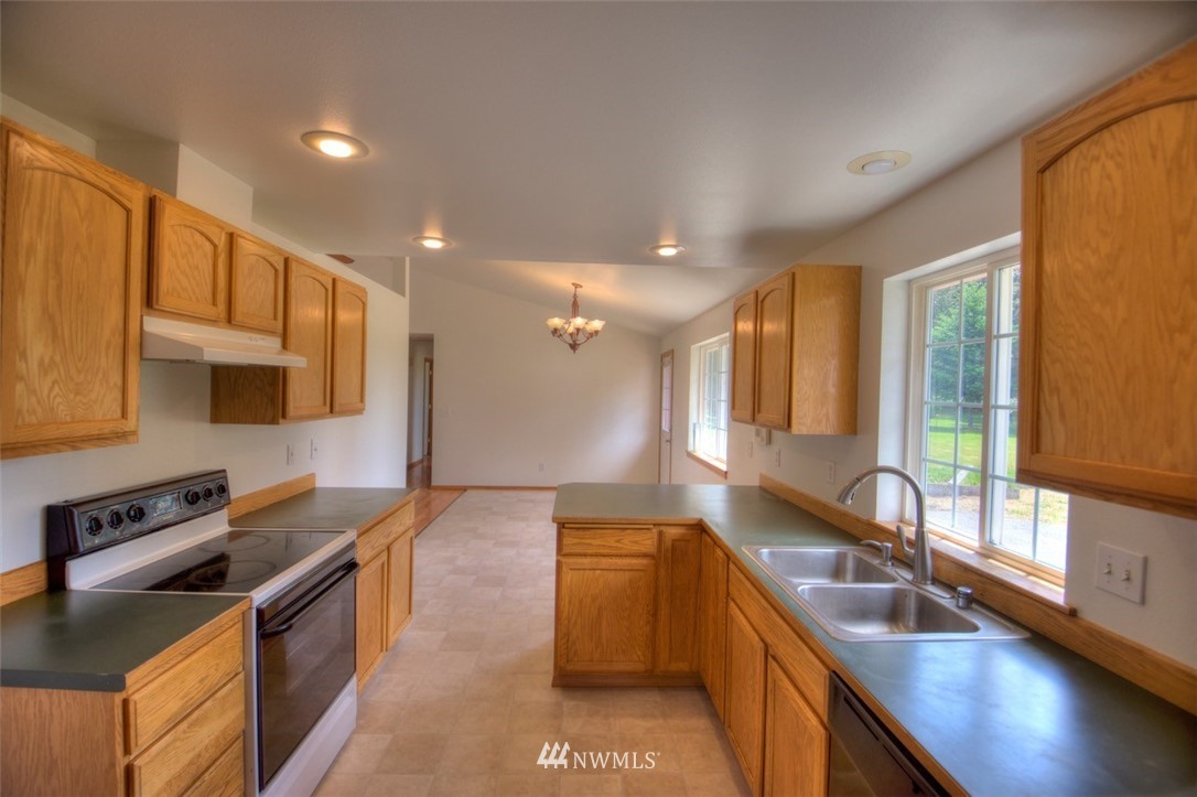 7811 196th Lane Southwest Rochester, WA 98579 - Photo 12 of 25