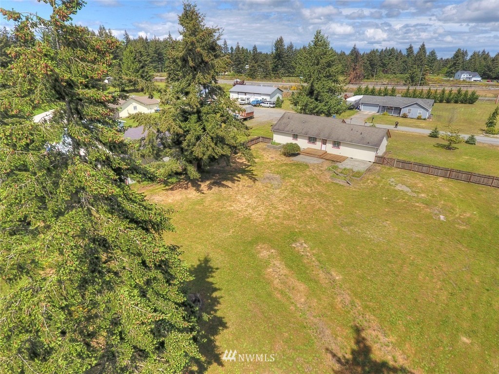 7811 196th Lane Southwest Rochester, WA 98579 - Photo 4 of 25