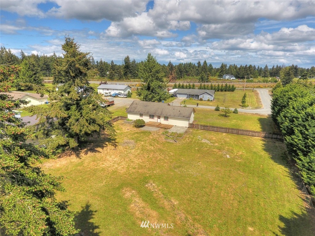 7811 196th Lane Southwest Rochester, WA 98579 - Photo 5 of 25