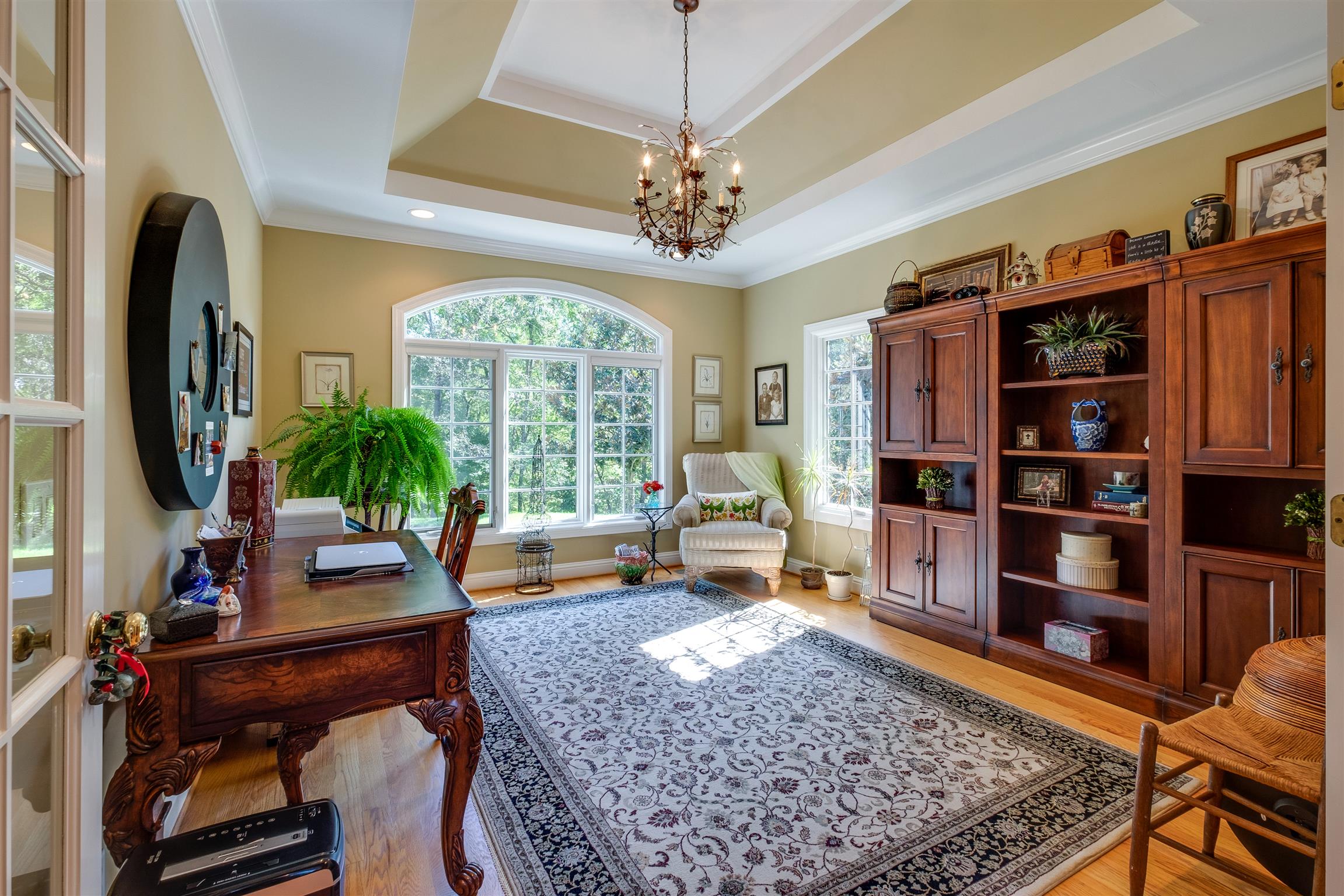 7446 River Rd Pike Nashville, TN 37209 - Photo 13 of 30 a living room with furniture and a rug