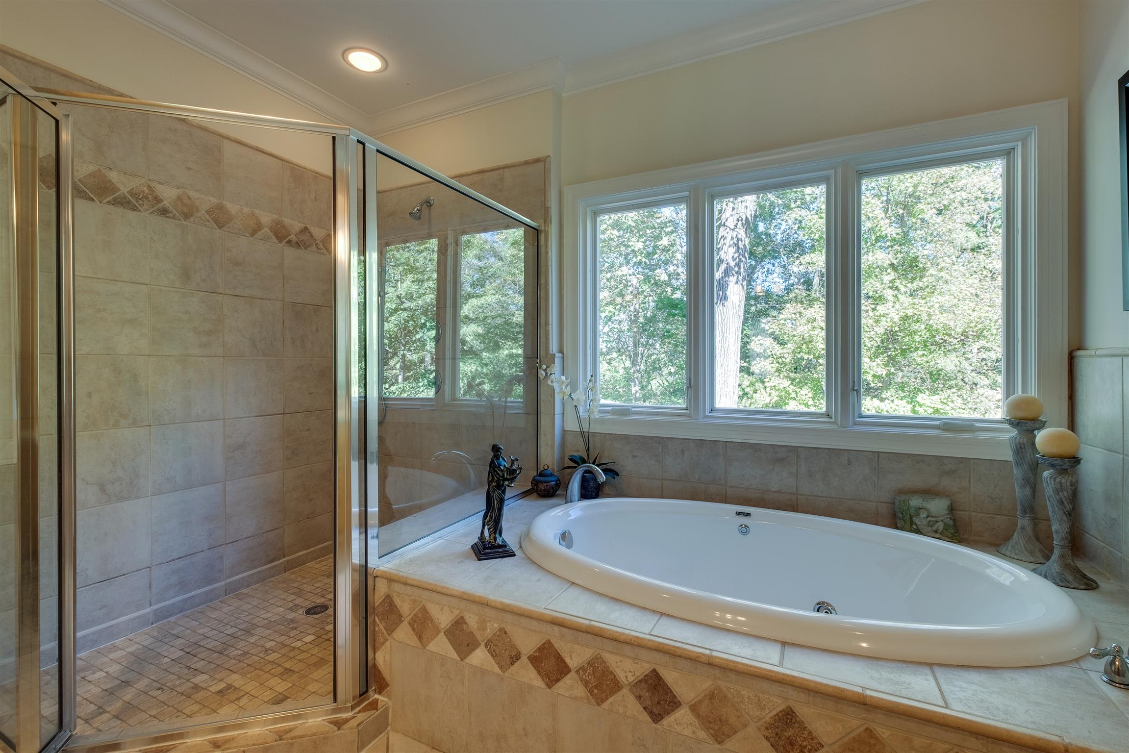 7446 River Rd Pike Nashville, TN 37209 - Photo 18 of 30 a bath tub sitting next to a window