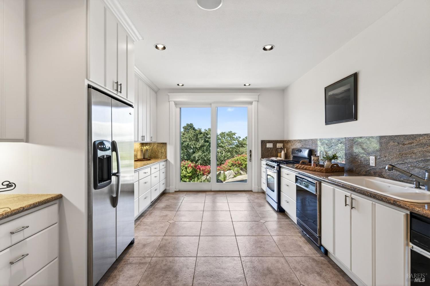 777 Shiloh Canyon Santa Rosa, CA 95403 - Photo 58 of 71 Lower level kitchen with access to the pool