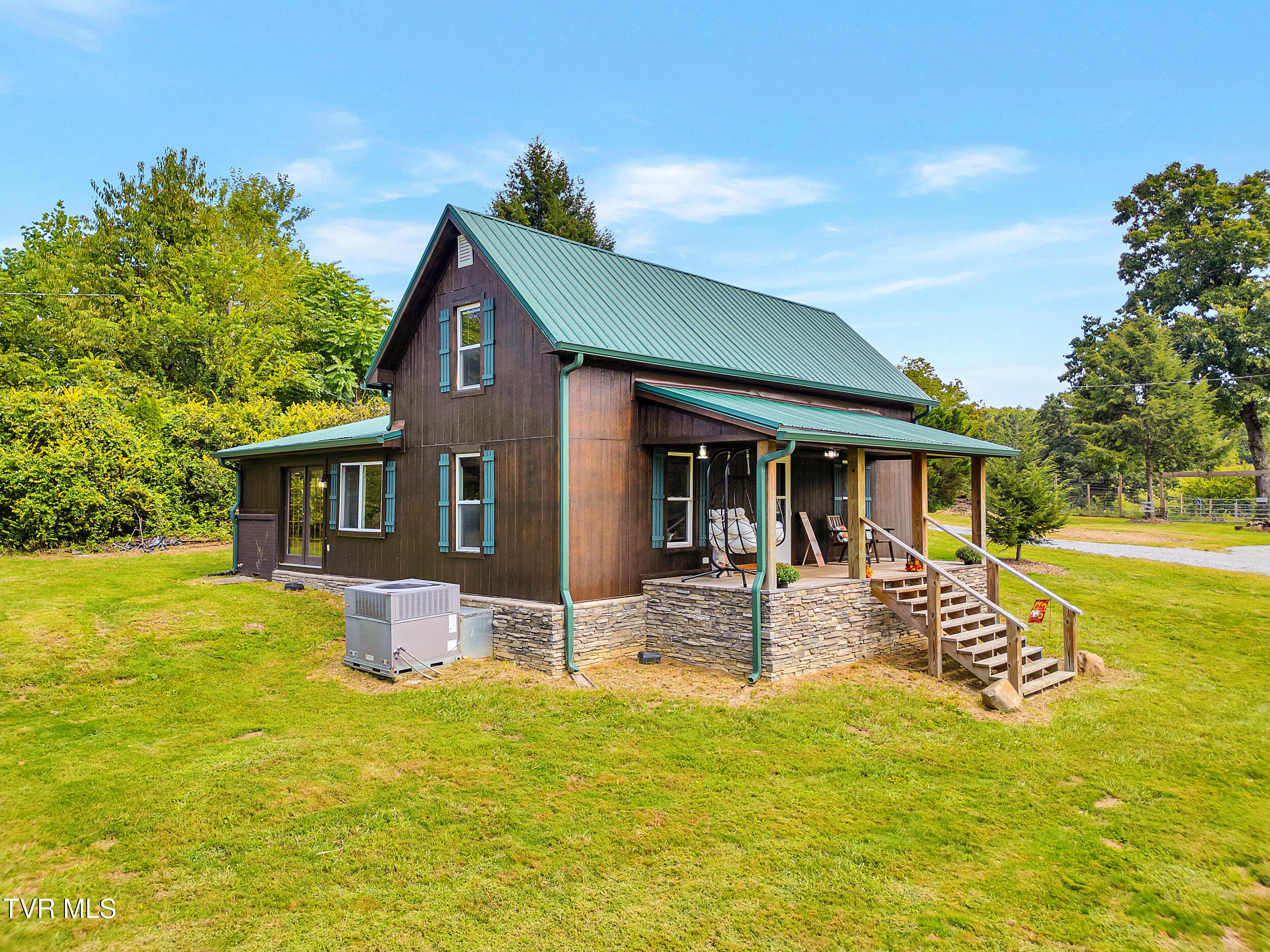 355 Jay Fanning Road Afton, TN 37616 - Photo 8 of 49 3_06