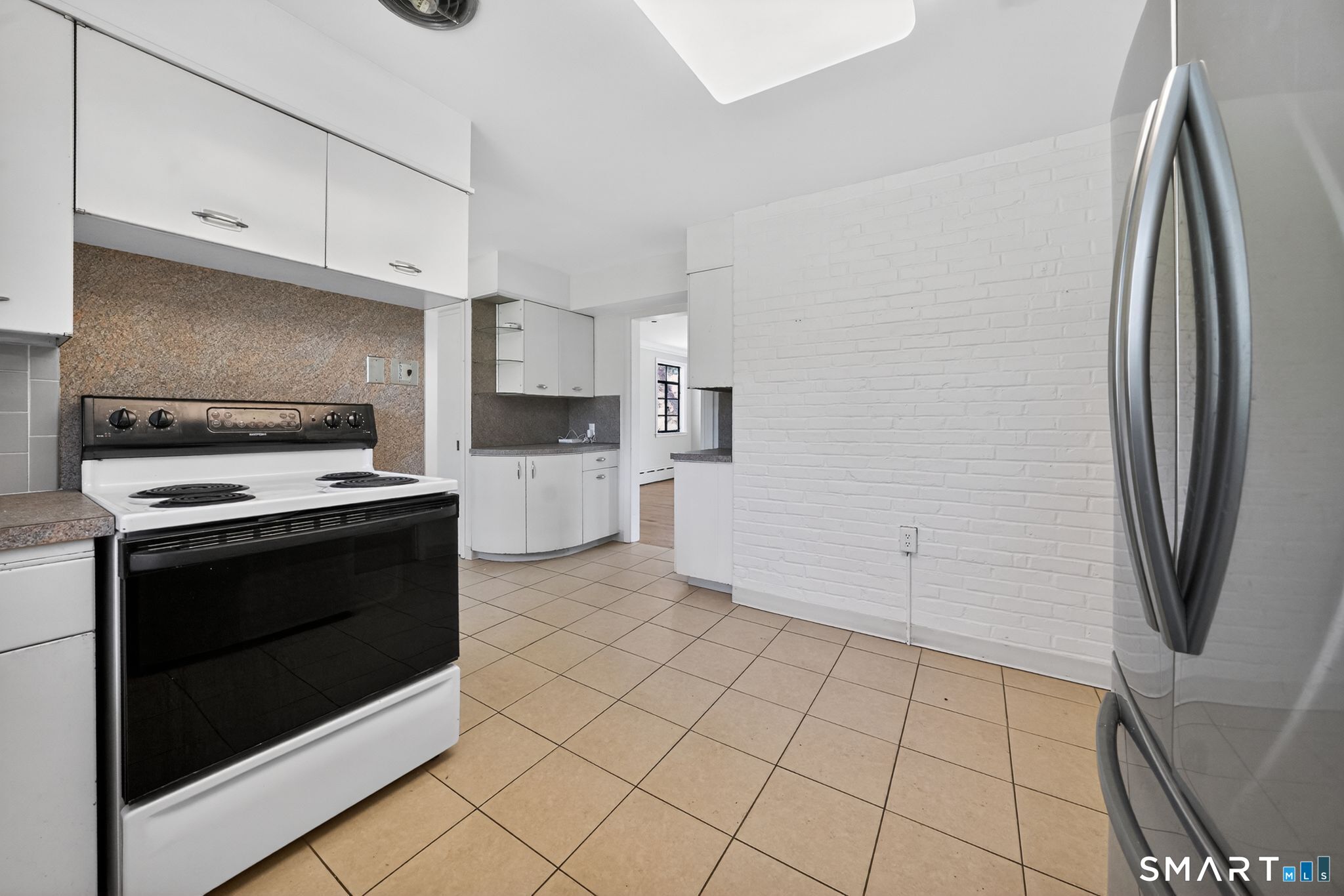103 Ansonia Road Woodbridge, CT 06525 - Photo 11 of 32
