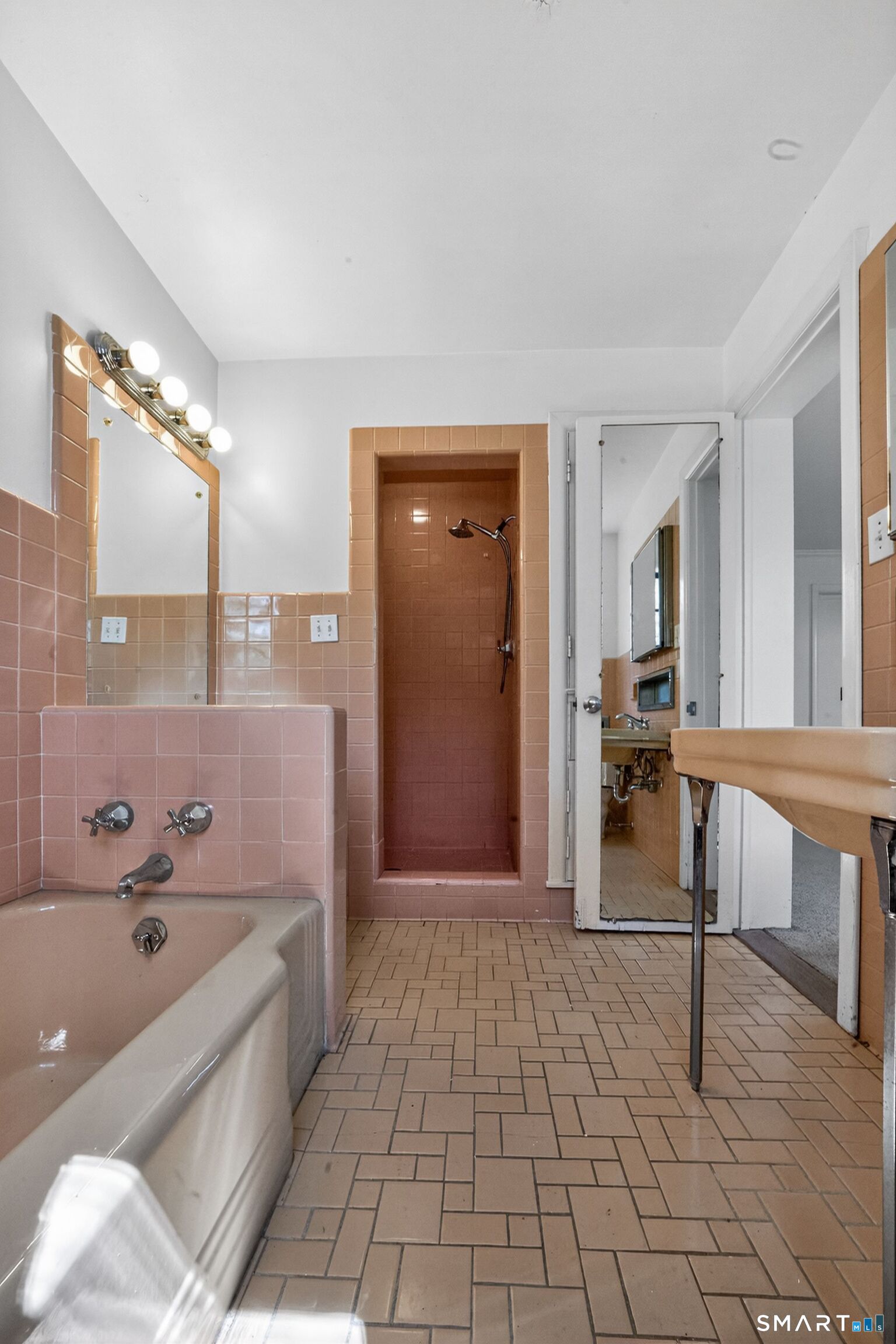 103 Ansonia Road Woodbridge, CT 06525 - Photo 15 of 32