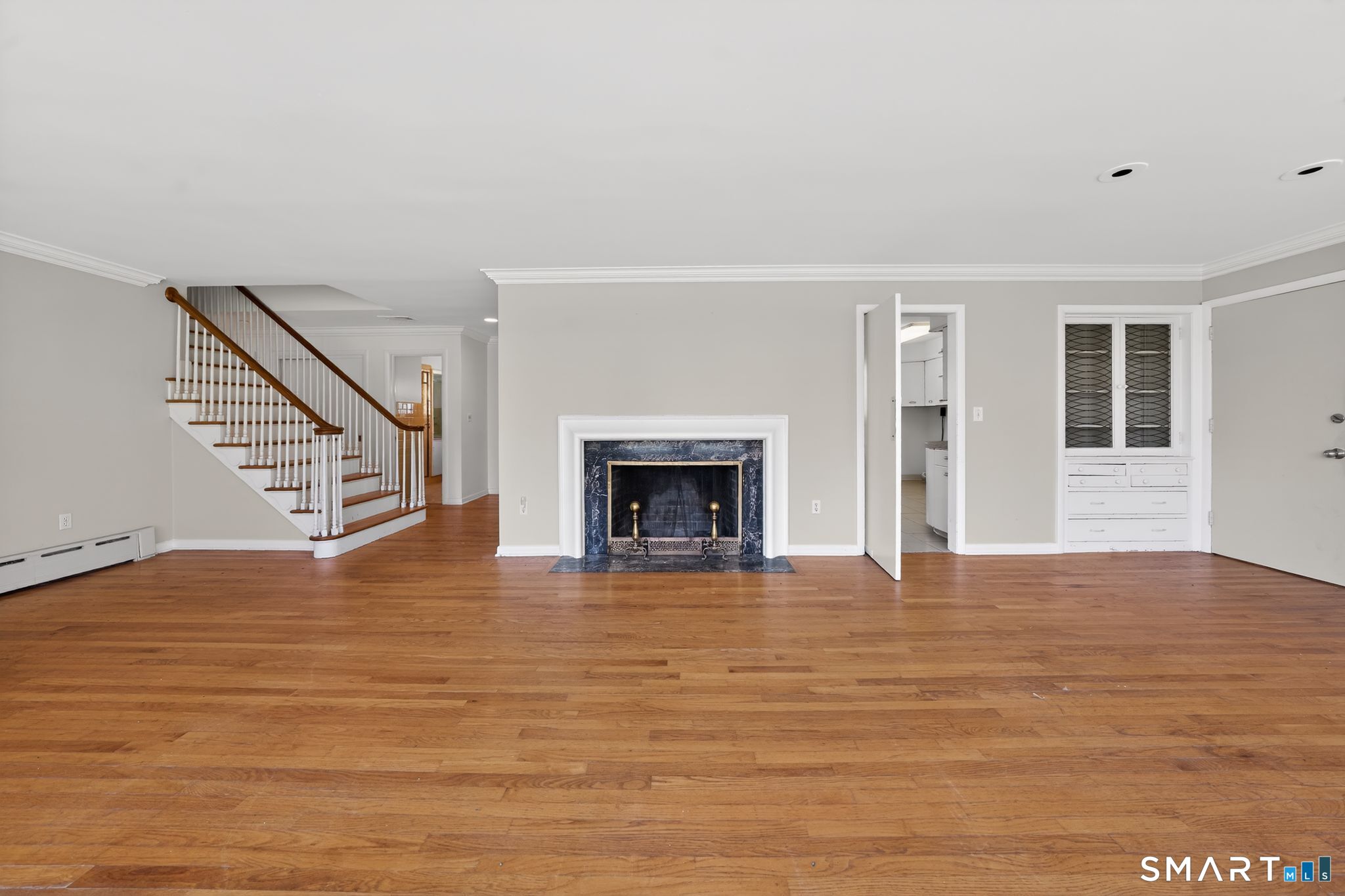 103 Ansonia Road Woodbridge, CT 06525 - Photo 3 of 32