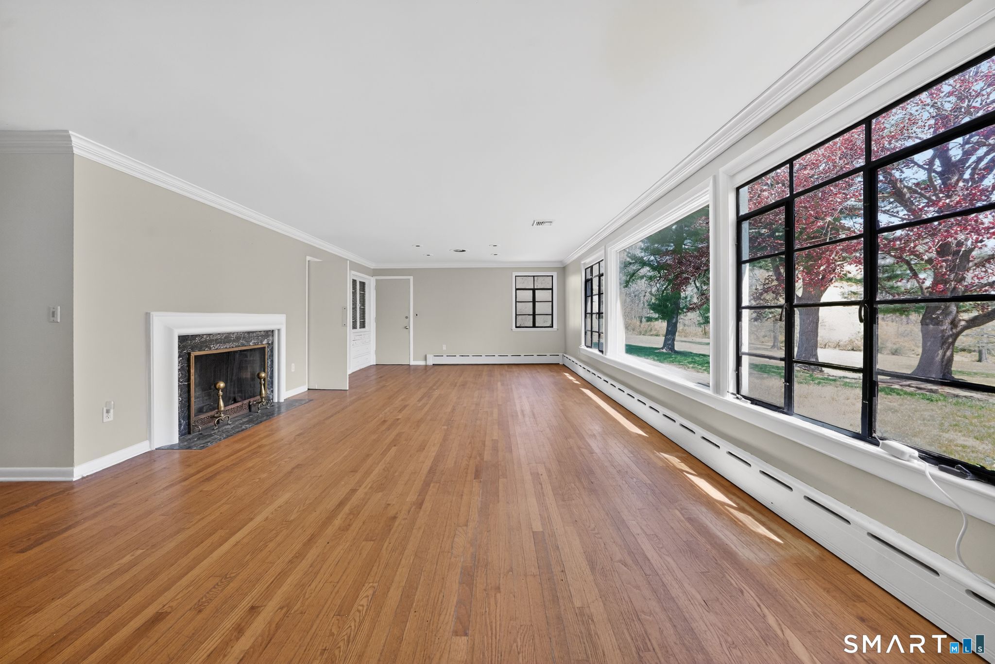 103 Ansonia Road Woodbridge, CT 06525 - Photo 5 of 32