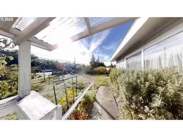 $415,000 | 2537 Port Orford Loop Road, Port Orford, OR 97465